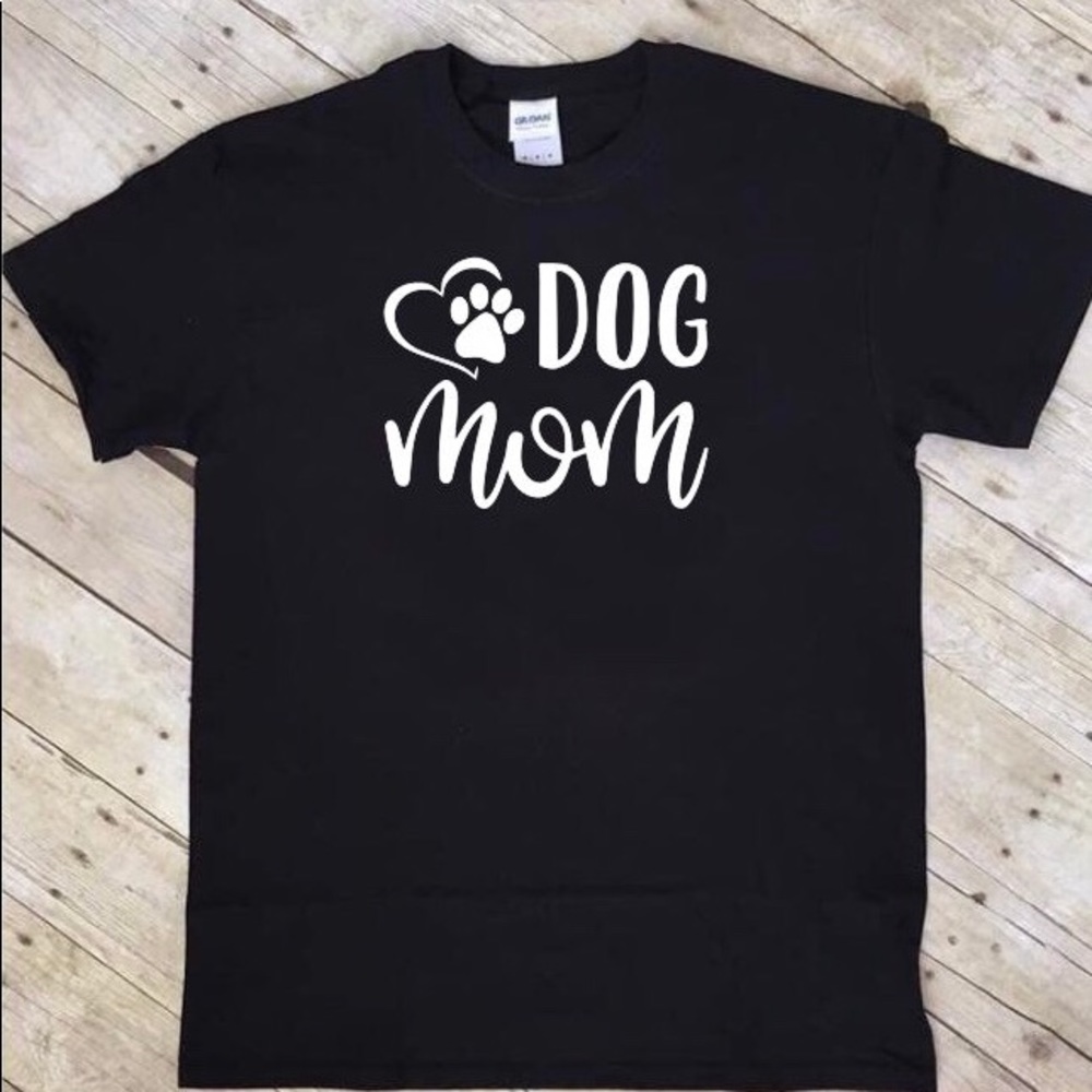 Dog mom custom T-shirt unisex